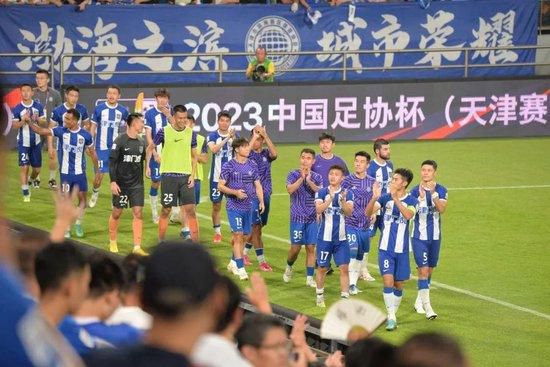 英超-布莱顿0-0西汉姆联 铁锤仍第6海鸥升第7北京时间3:30，英超第20轮西汉姆联主场迎战布莱顿。